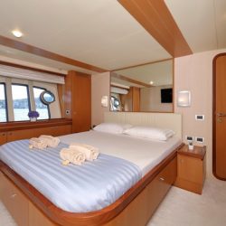 Ferretti681_Cabin1_Master