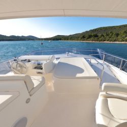 Ferretti681_Flybridge