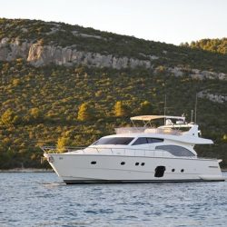 Ferretti681_exterior