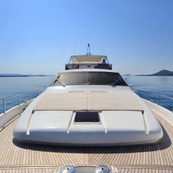 Ferretti780_TESORO_foredeck_sunpads