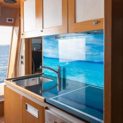 Ferretti780_TESORO_galley