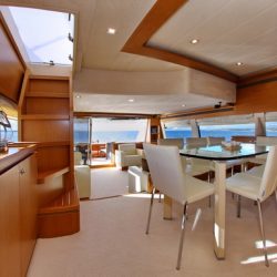 Ferretti780_TESORO_interior_dining_area