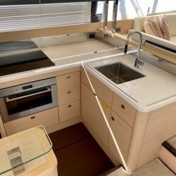 Prestige 550 Fly_Kitchen1